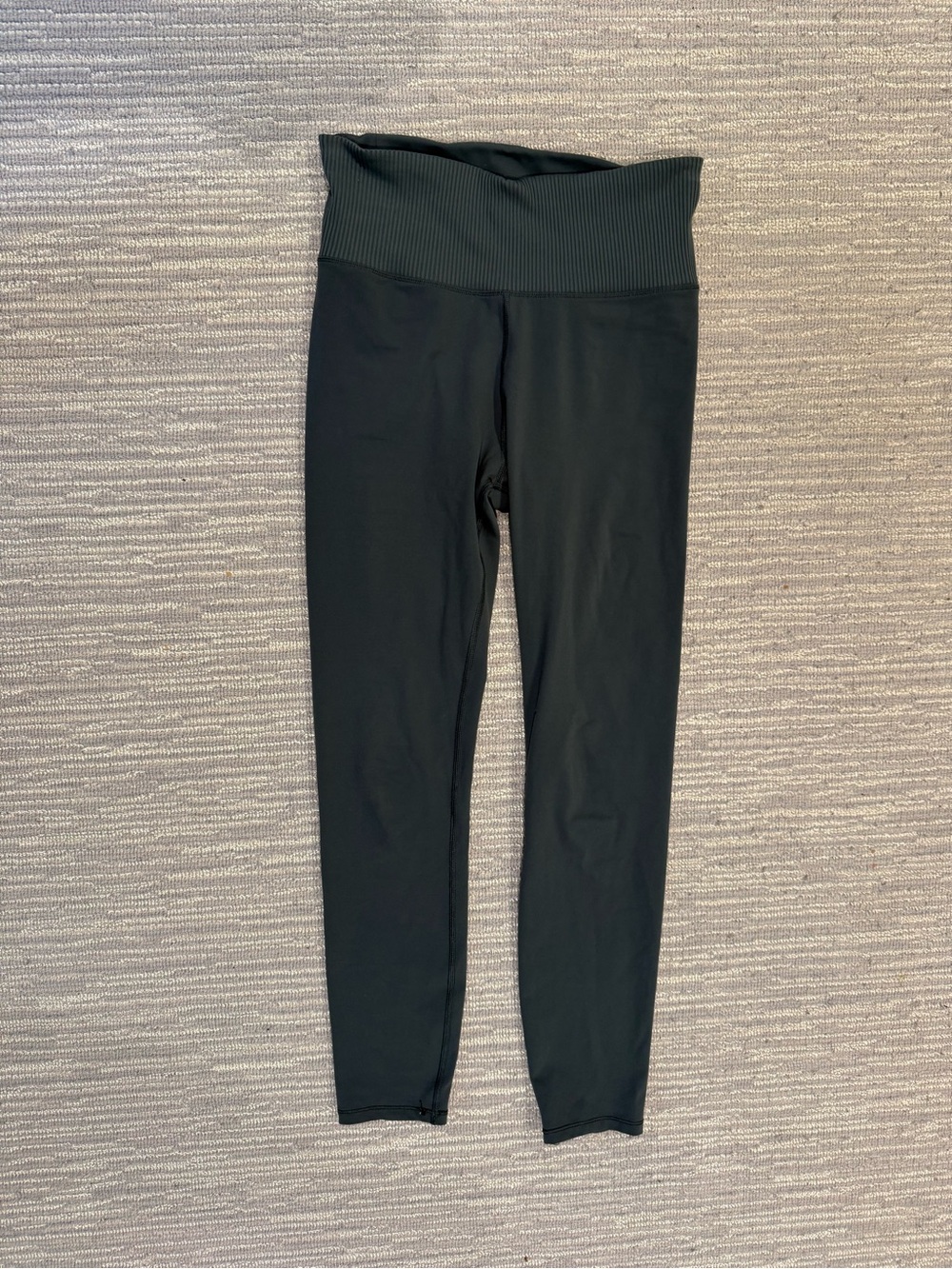 Vuori Leggings size Small
